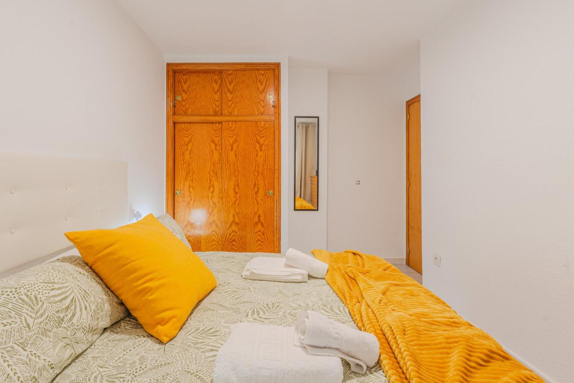 Menabrea Holiday House Near The Beach And Airport サンタ・ポラ エクステリア 写真