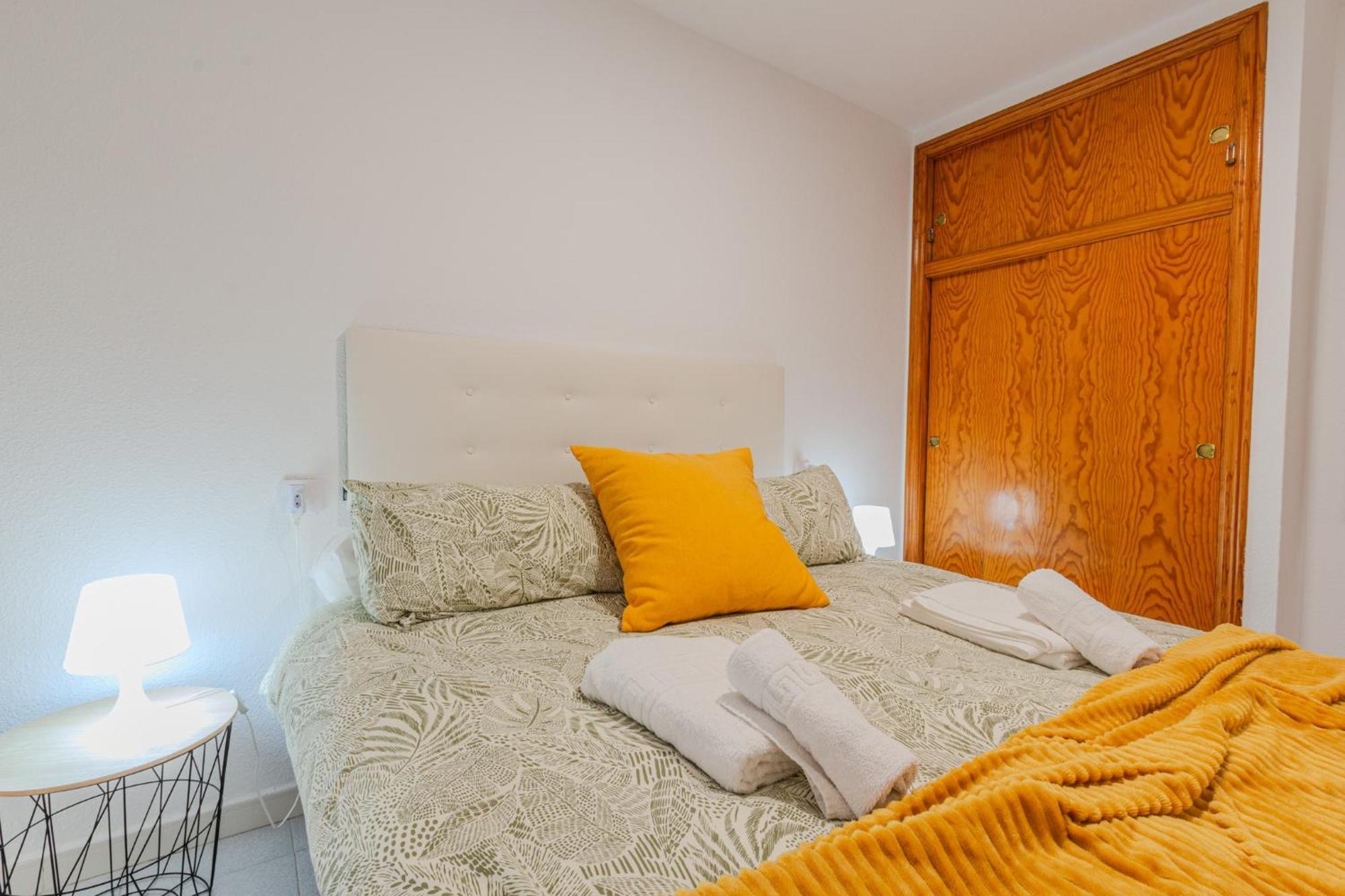 Menabrea Holiday House Near The Beach And Airport サンタ・ポラ エクステリア 写真