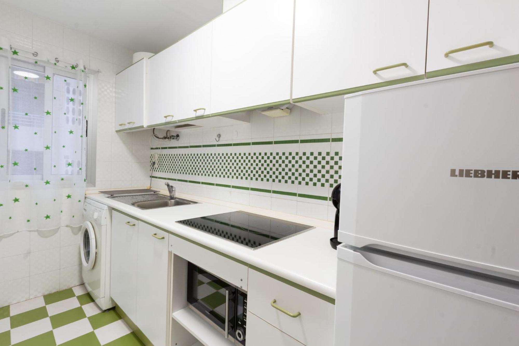 Menabrea Holiday House Near The Beach And Airport サンタ・ポラ エクステリア 写真